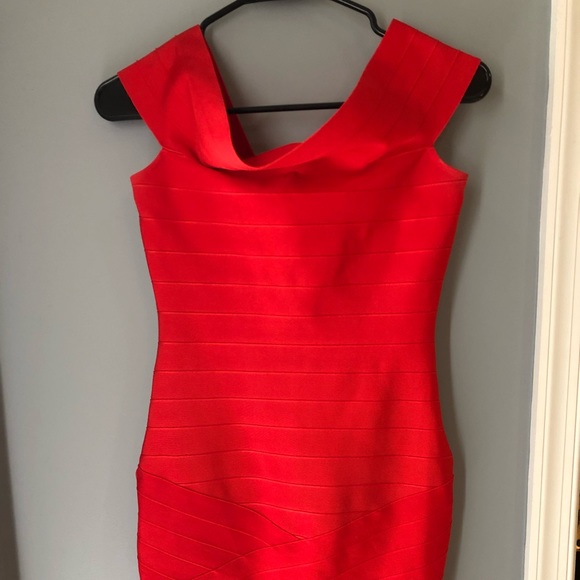 FASHION NOVA Off The Shoulder Dress Size Small - Picture 1 of 3